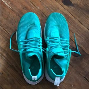 Nike free sneakers 8.5 Green